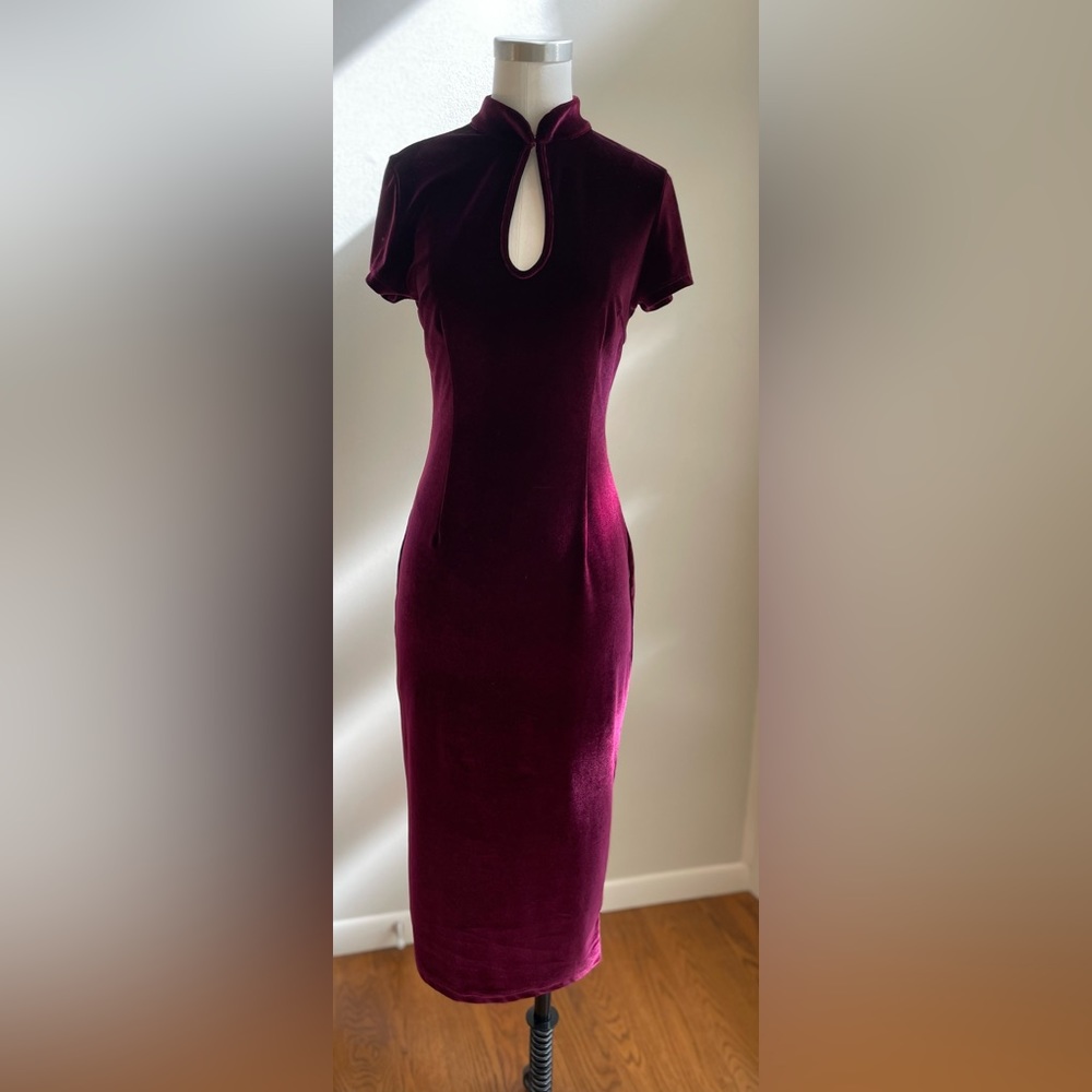 Urban outfitters velvet banded collar midi dress size med